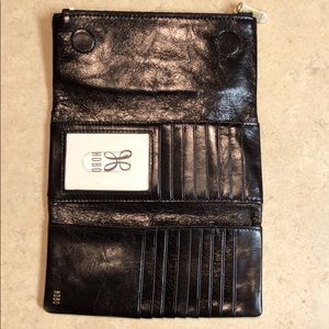 Hobo trifold wallet in black